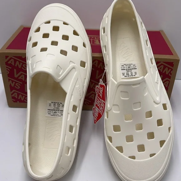 Vans Men’s Slip-On Trk
Marshmallow
VN0A5HF8FS8
Sneakers - Picture 12 of 16